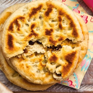 NUTS & RAISINS NAAN